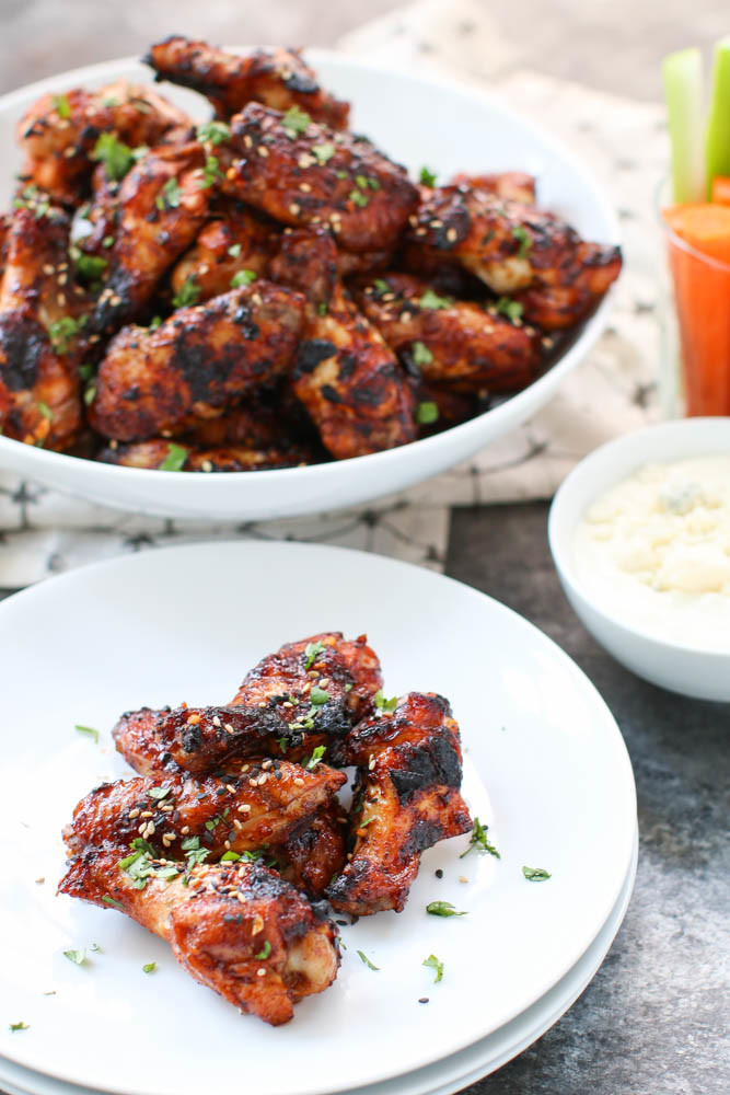 BBQ Chicken Wings with Litehouse Jalapeño Ranch Dressing